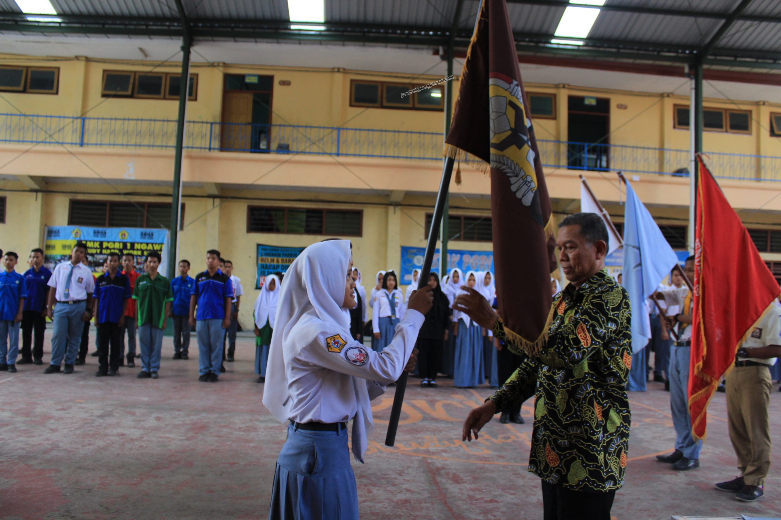 Pelantikan Pengurus OSIS, Pramuka, SiPala dan PMR Masa Bakti 2017/2018