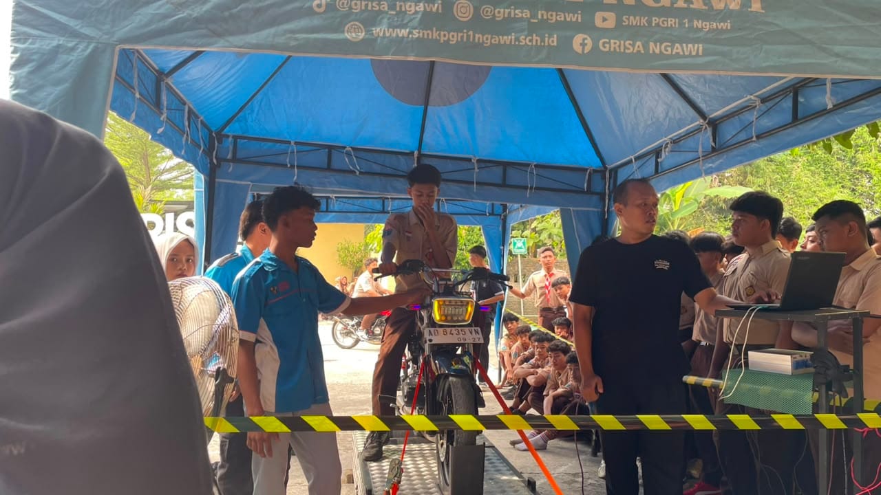 Kompetisi Dynotest Warnai Classmeet SMK PGRI 1 Ngawi dengan Nuansa Teknik dan Inovasi