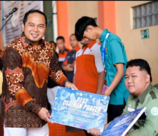 Inspiratif! Keterbatasan Tak Halangi Prestasi, Siswa SMK PGRI 1 Ngawi Borong Dua Penghargaan di Kompetisi AutoCAD Unesa